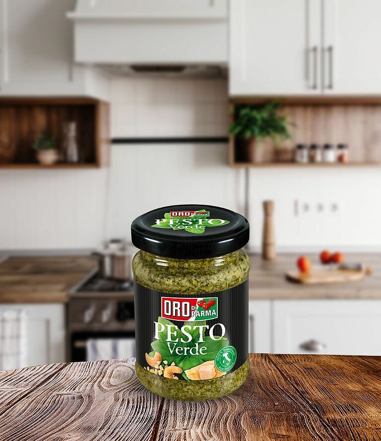 Pesto verde from ORO d´Italia in a 156ml glass.