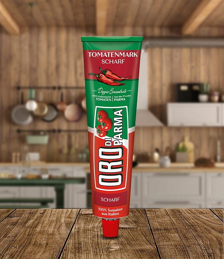 Spicy tomato paste from ORO di Parma in a 200g tube.